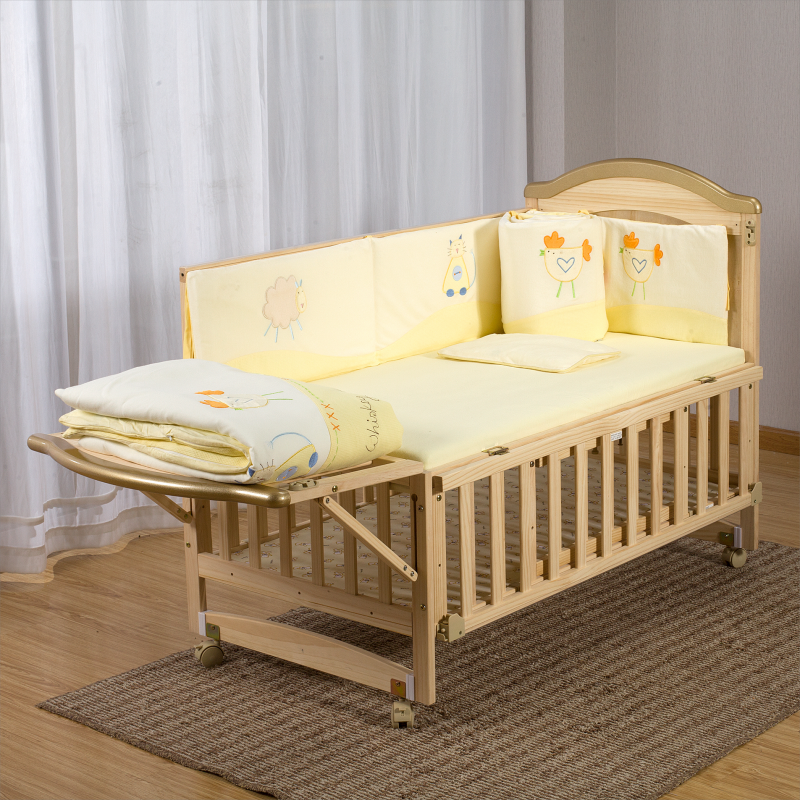 Lit en bois pour bébé