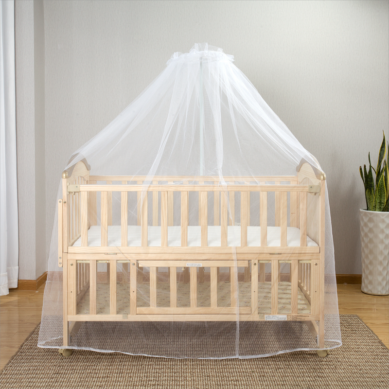 Lit en bois pour bébé