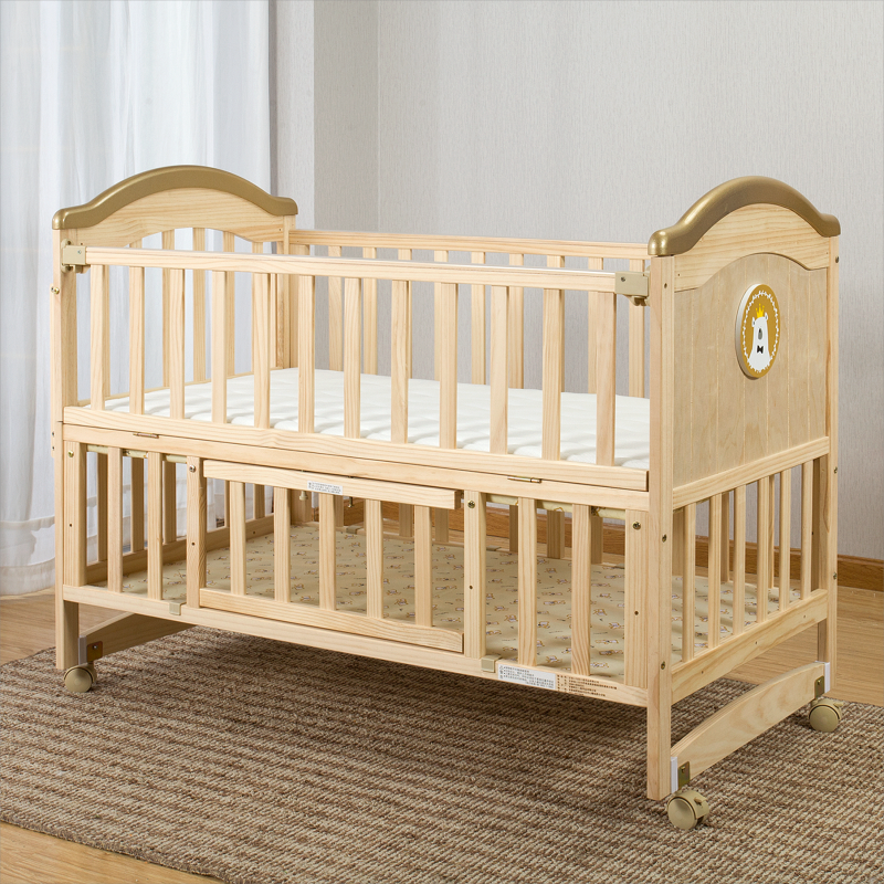 Lit en bois pour bébé