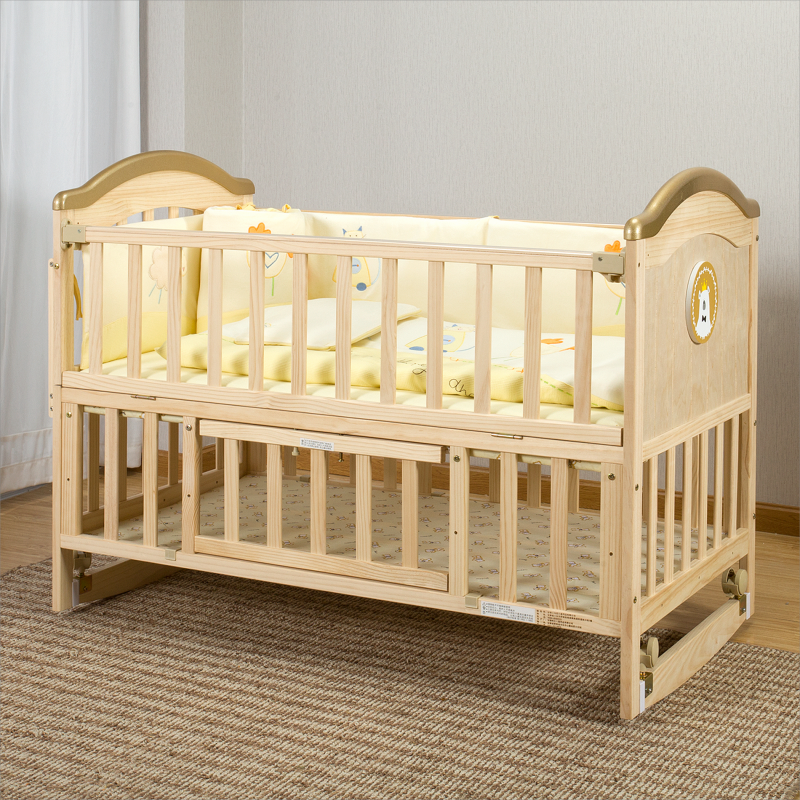 Lit en bois pour bébé