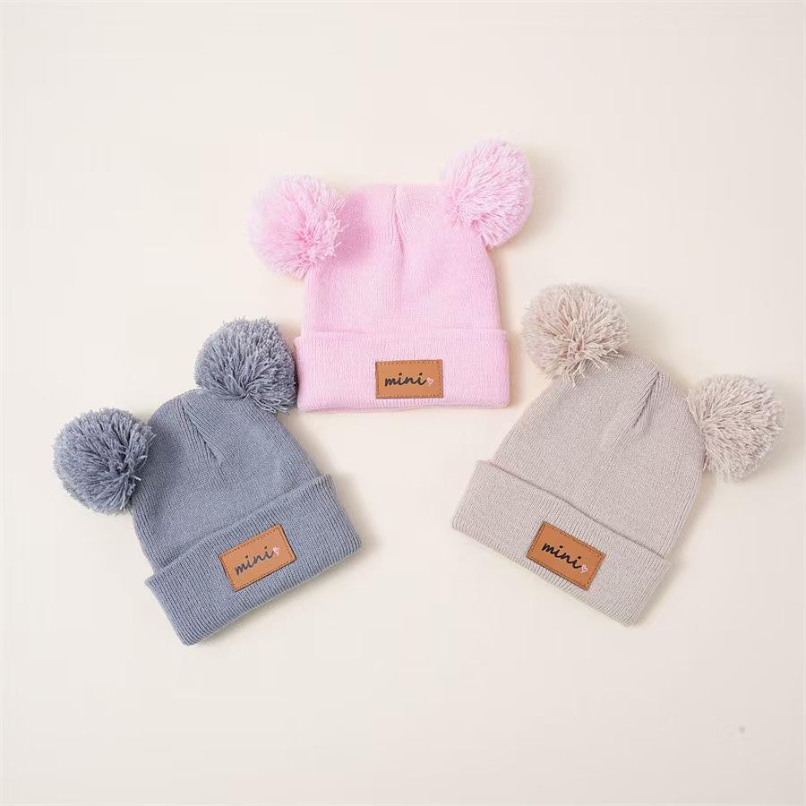 Bonnet tricoté pour nouveau-né